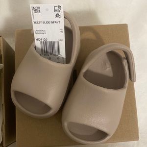 Yeezy Slides Infant 4K